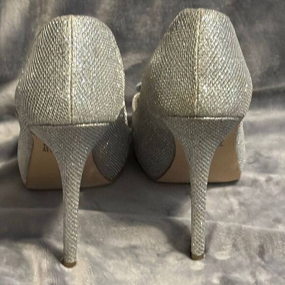 Badgley Mischka Silver Peep Toe Heels - Picture 3 of 11